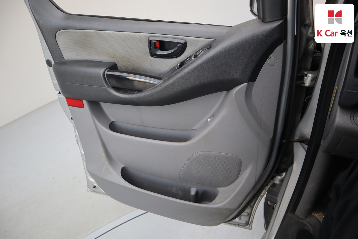 Hyundai Grand Starex 2017 - Image 8