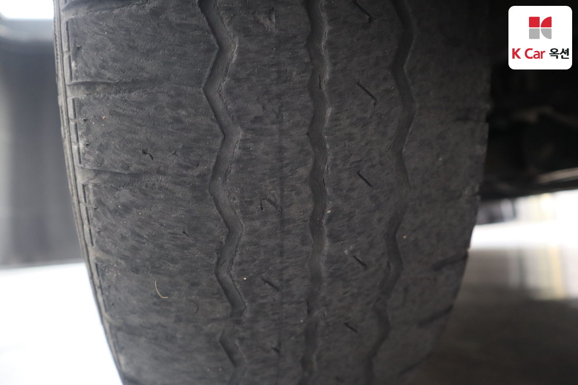 Hyundai Grand Starex 2017 - Image 27