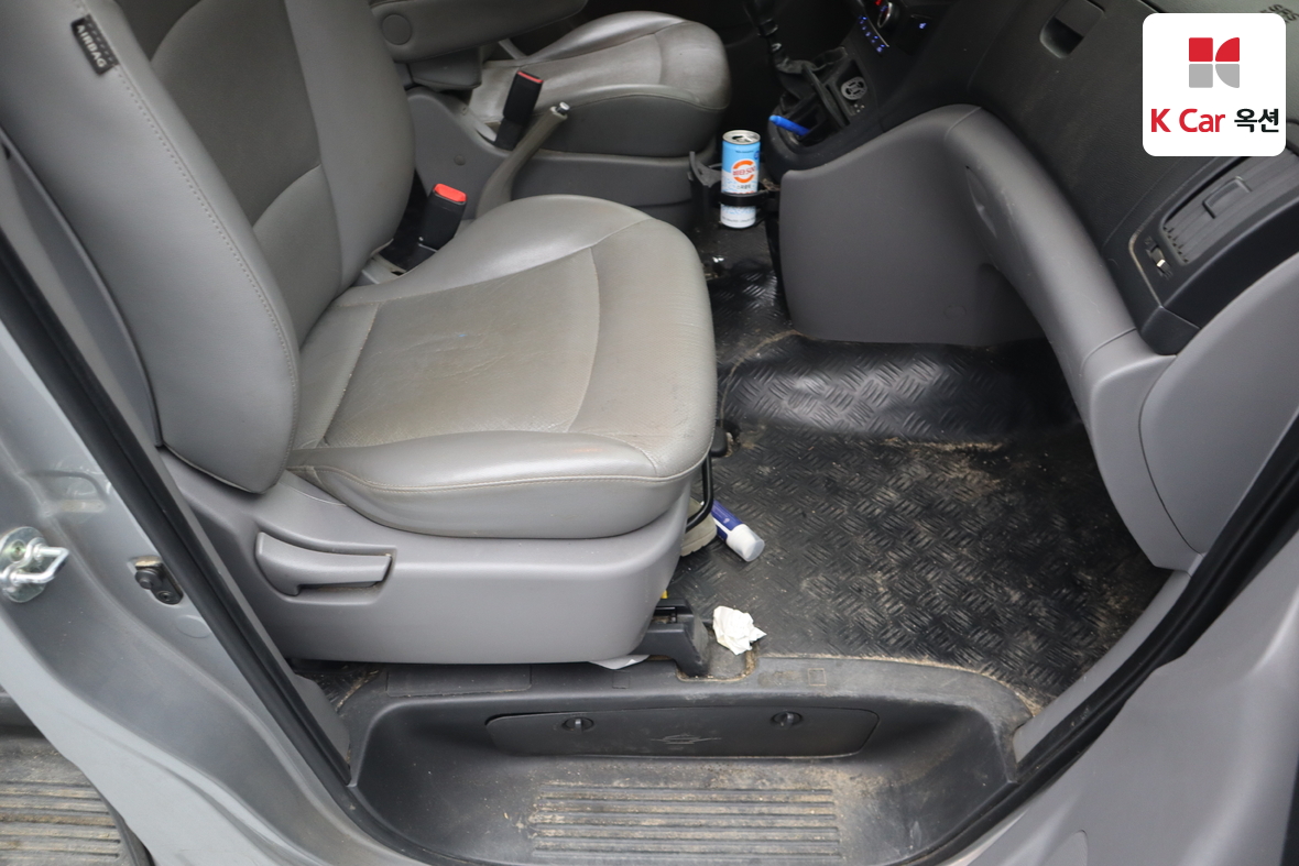 Hyundai Grand Starex 2017 - Image 25