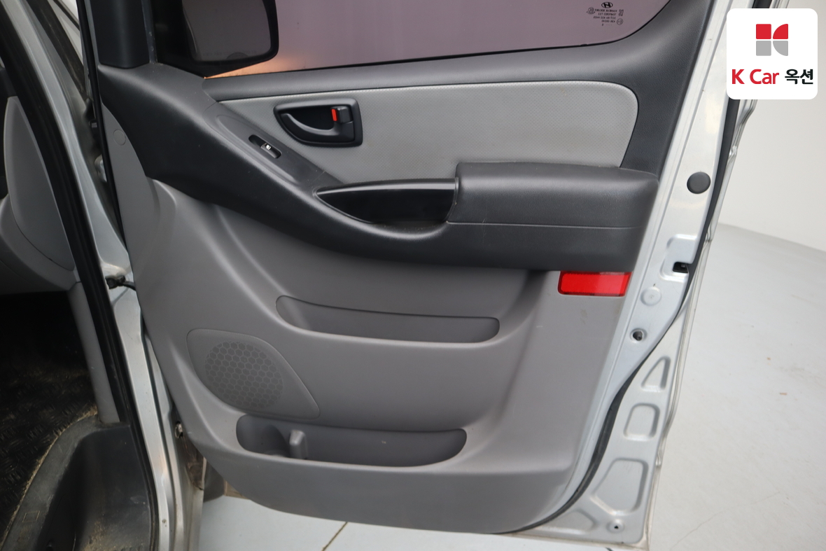 Hyundai Grand Starex 2017 - Image 24