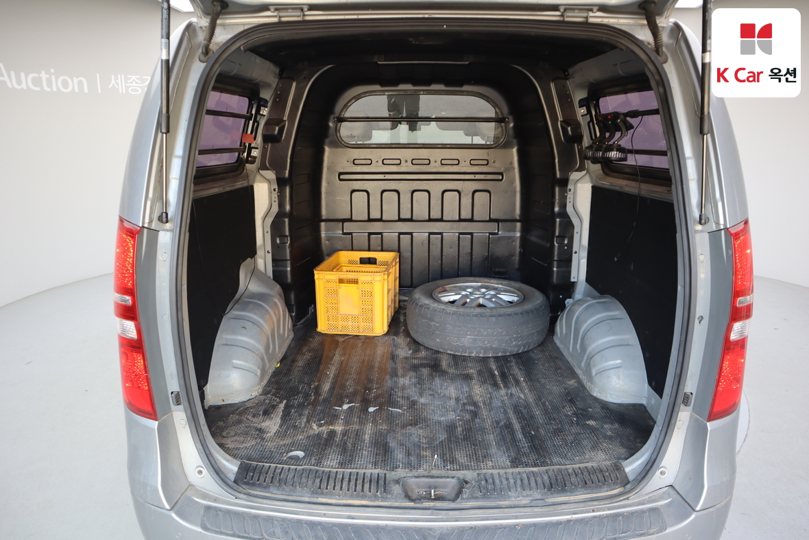 Hyundai Grand Starex 2017 - Image 22