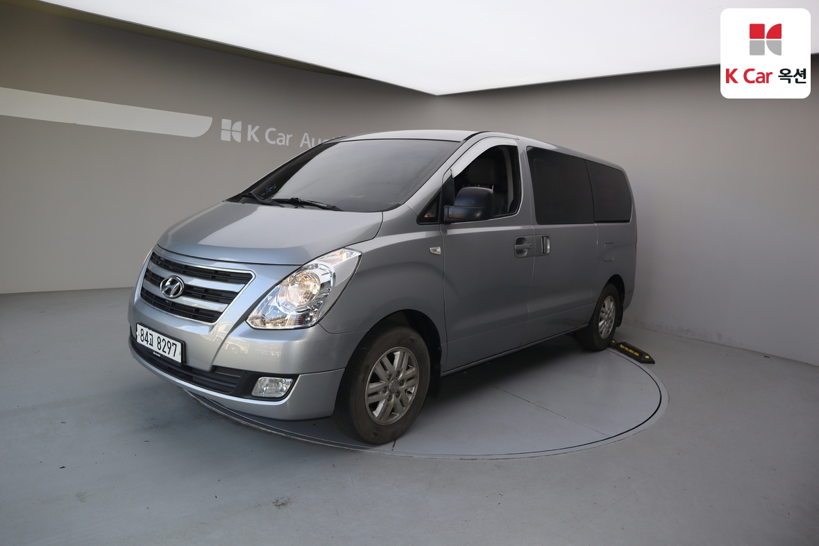 Hyundai Grand Starex 2017 - Image 1