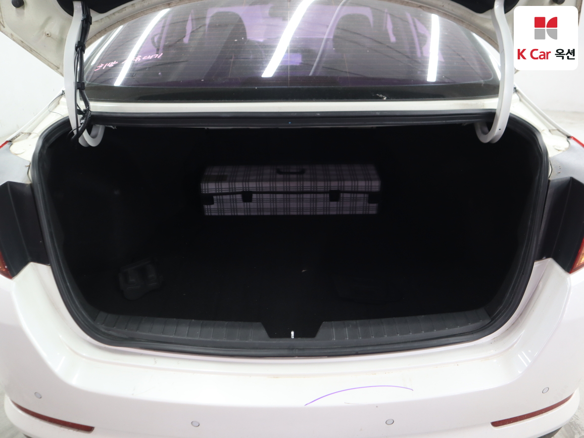 Kia K5 2011 - Image 27