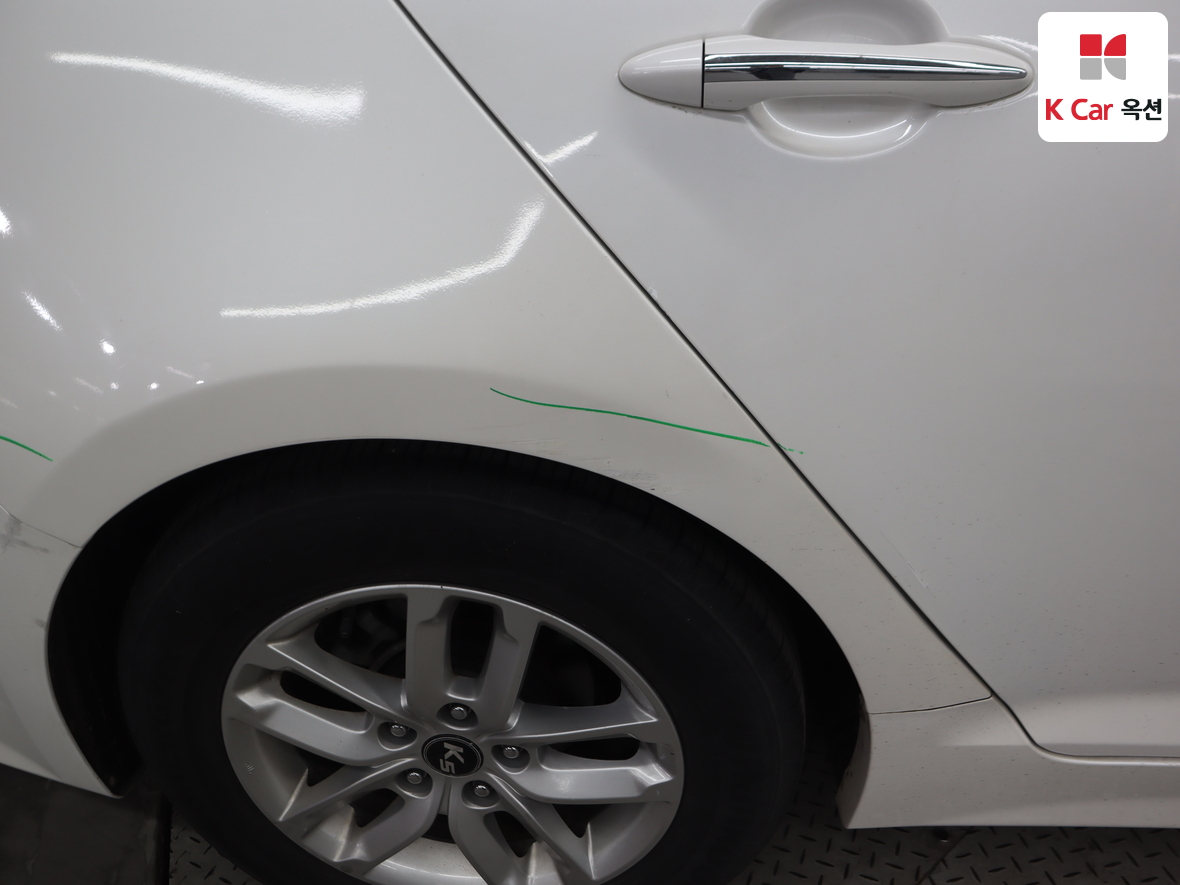 Kia K5 2011 - Image 46