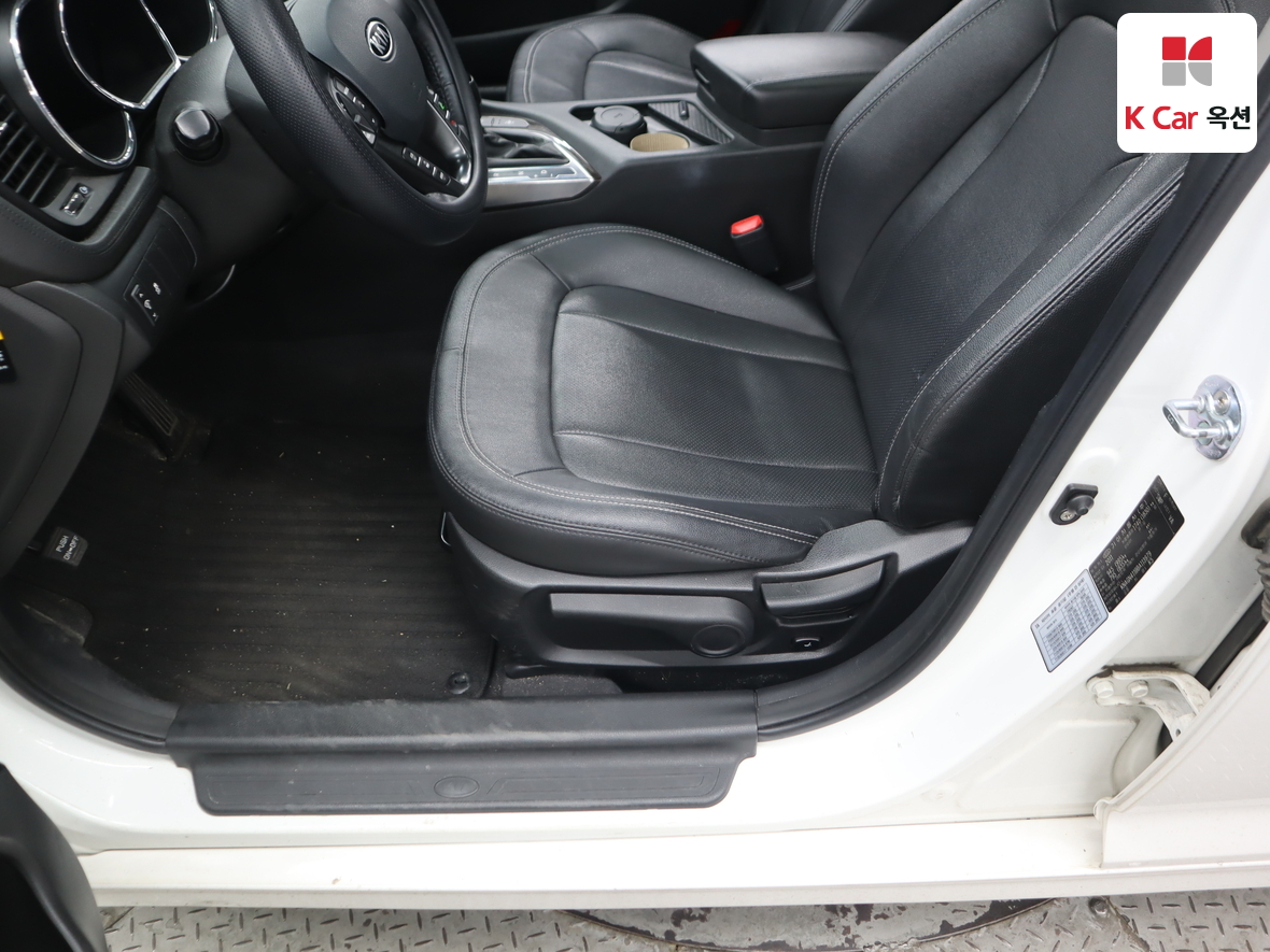 Kia K5 2011 - Image 18