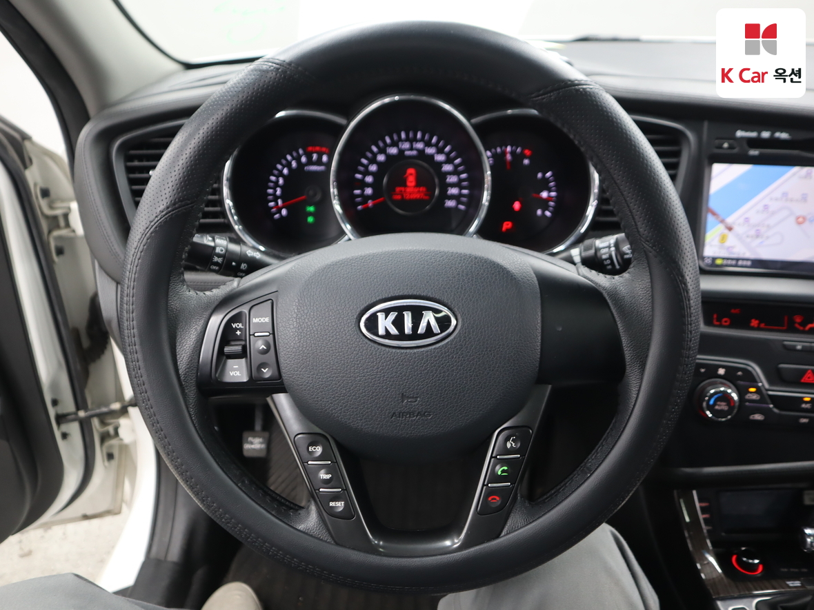 Kia K5 2011 - Image 10