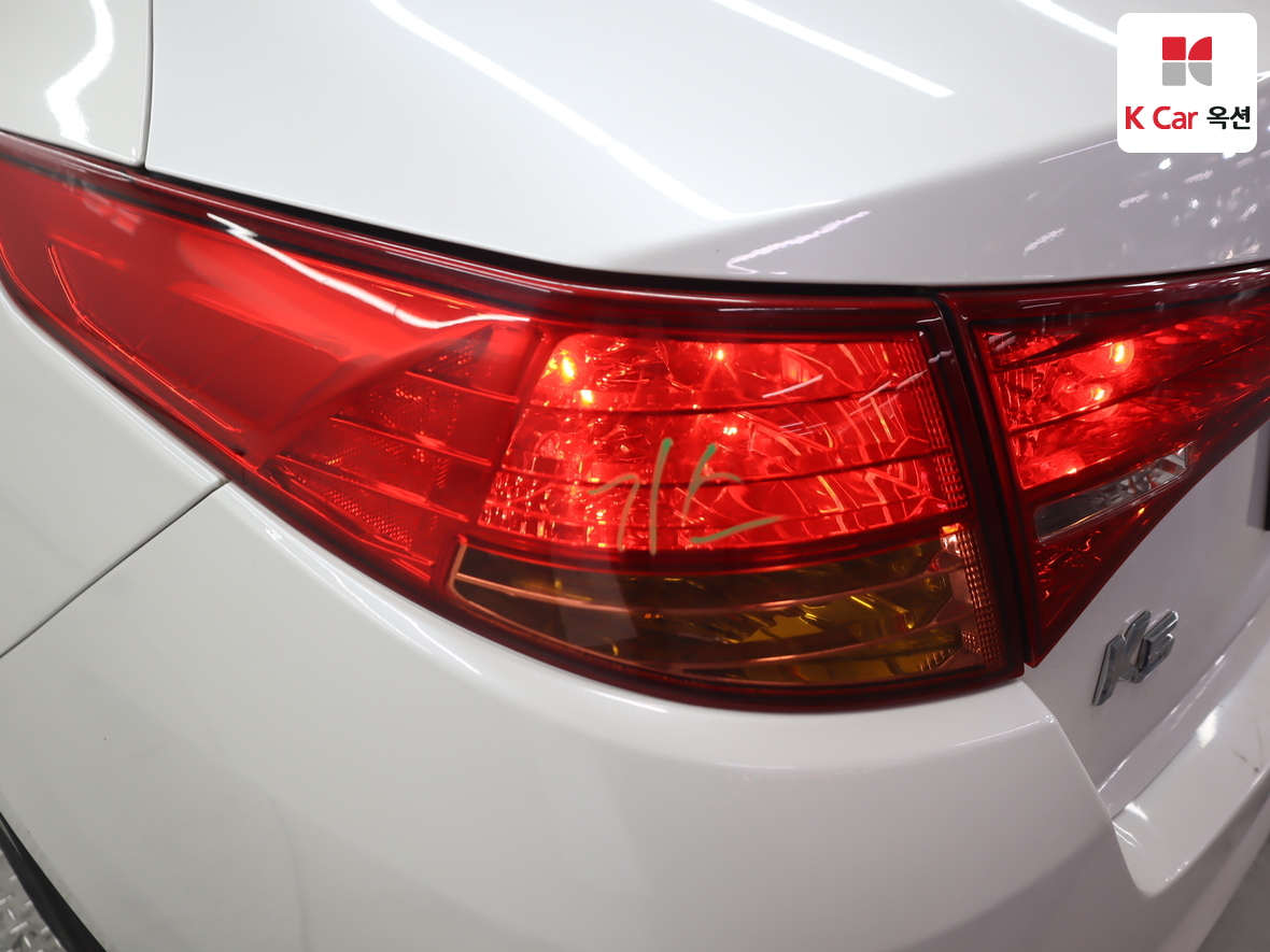 Kia K5 2011 - Image 38