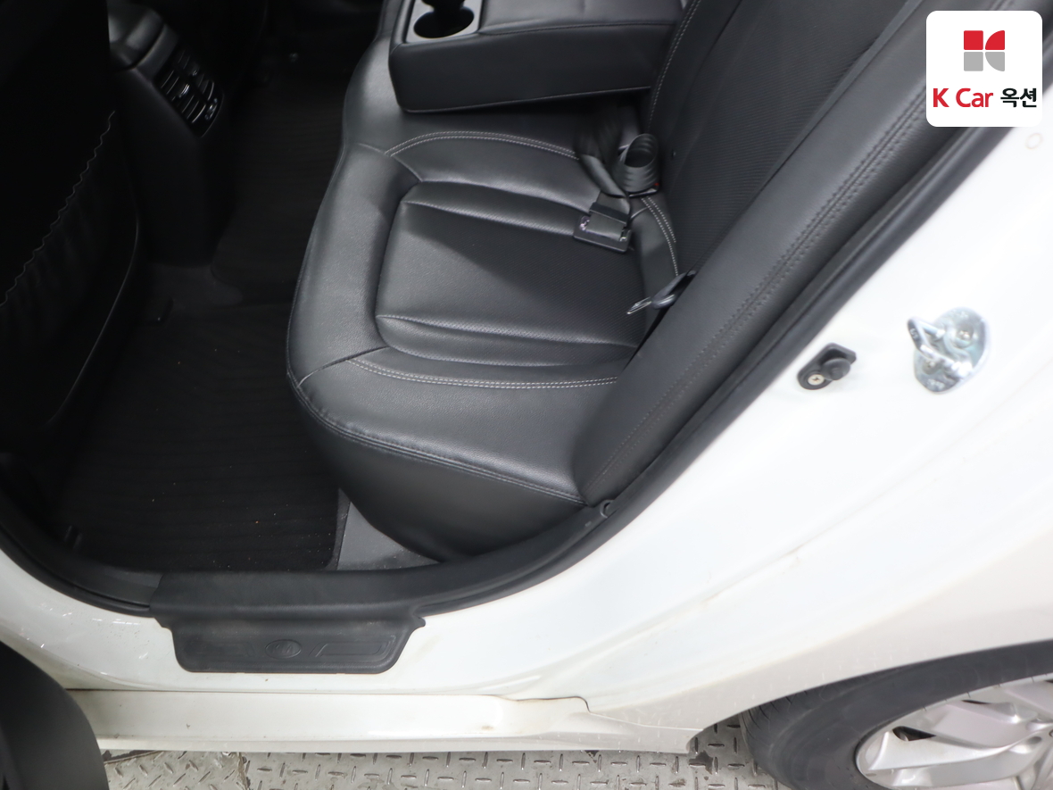 Kia K5 2011 - Image 25