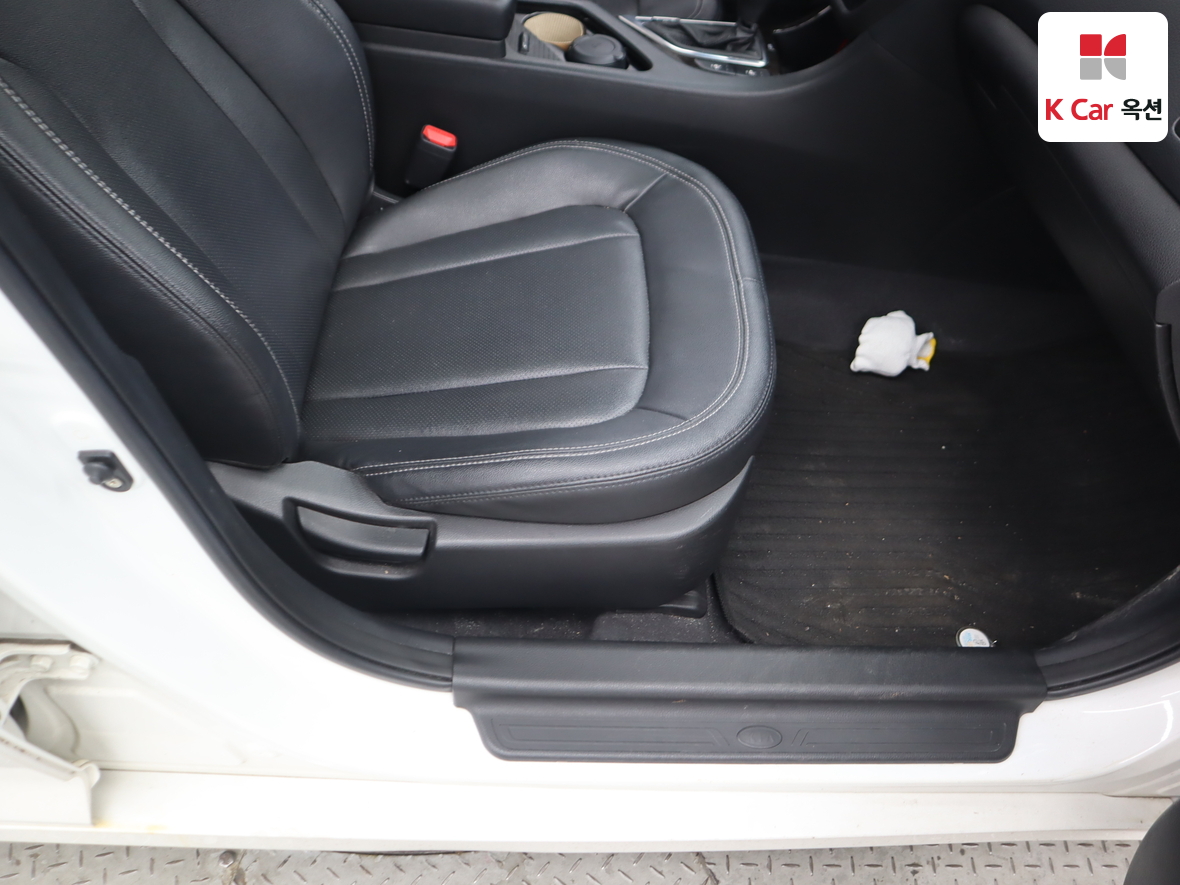 Kia K5 2011 - Image 31