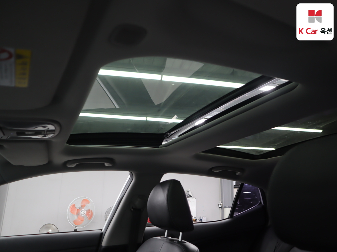 Kia K5 2011 - Image 21