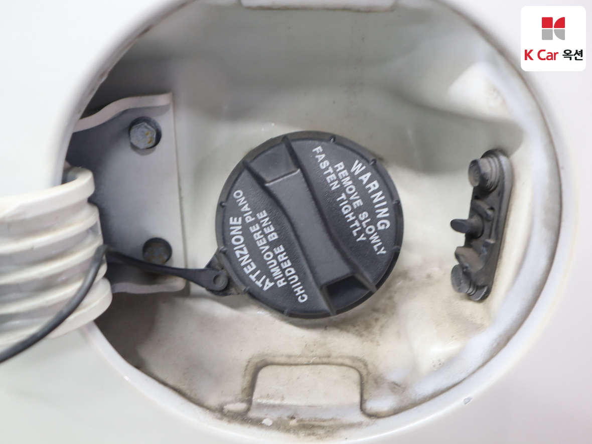 Kia K5 2011 - Image 26