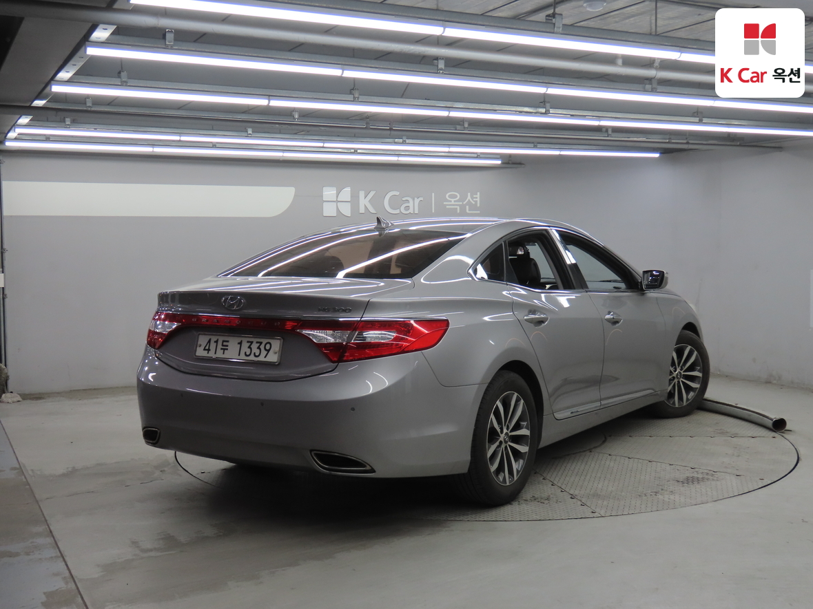 هيونداي أزيرا 2011 - صورة 2