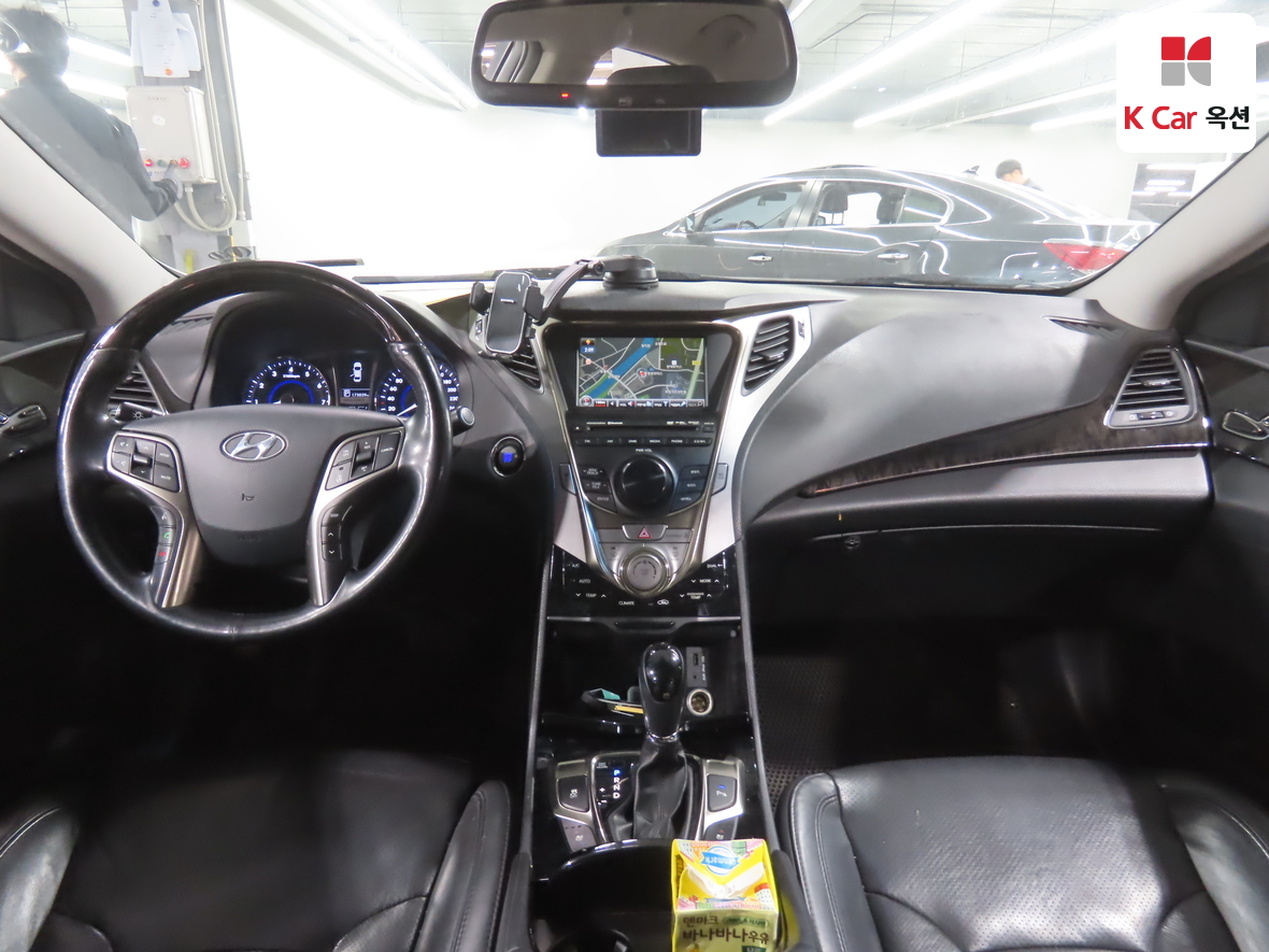 هيونداي أزيرا 2011 - صورة 3