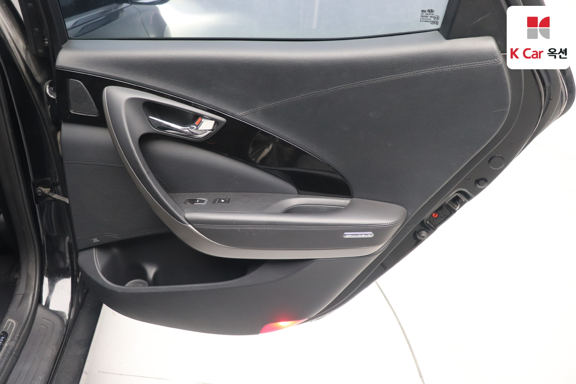 هيونداي أزيرا 2015 - صورة 25