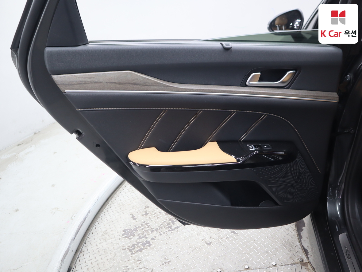 Kia K5 2022 - Image 23