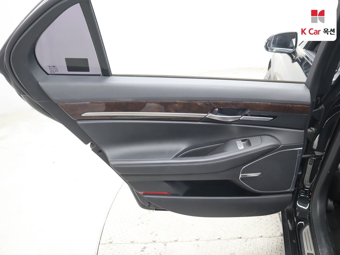 Hyundai Genesis EQ900 2016 - Image 23