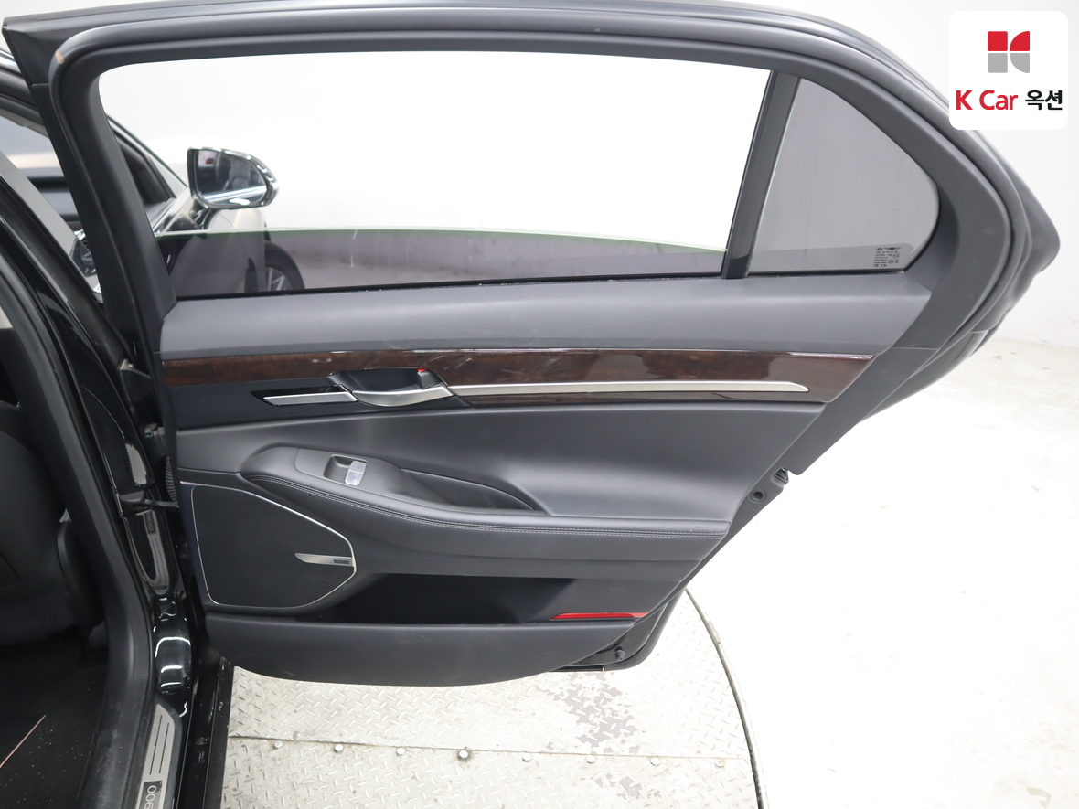 Hyundai Genesis EQ900 2016 - Image 29