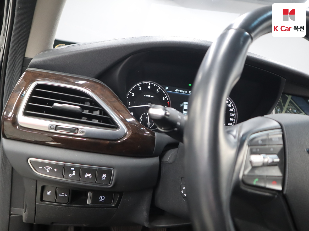 Hyundai Genesis EQ900 2016 - Image 9