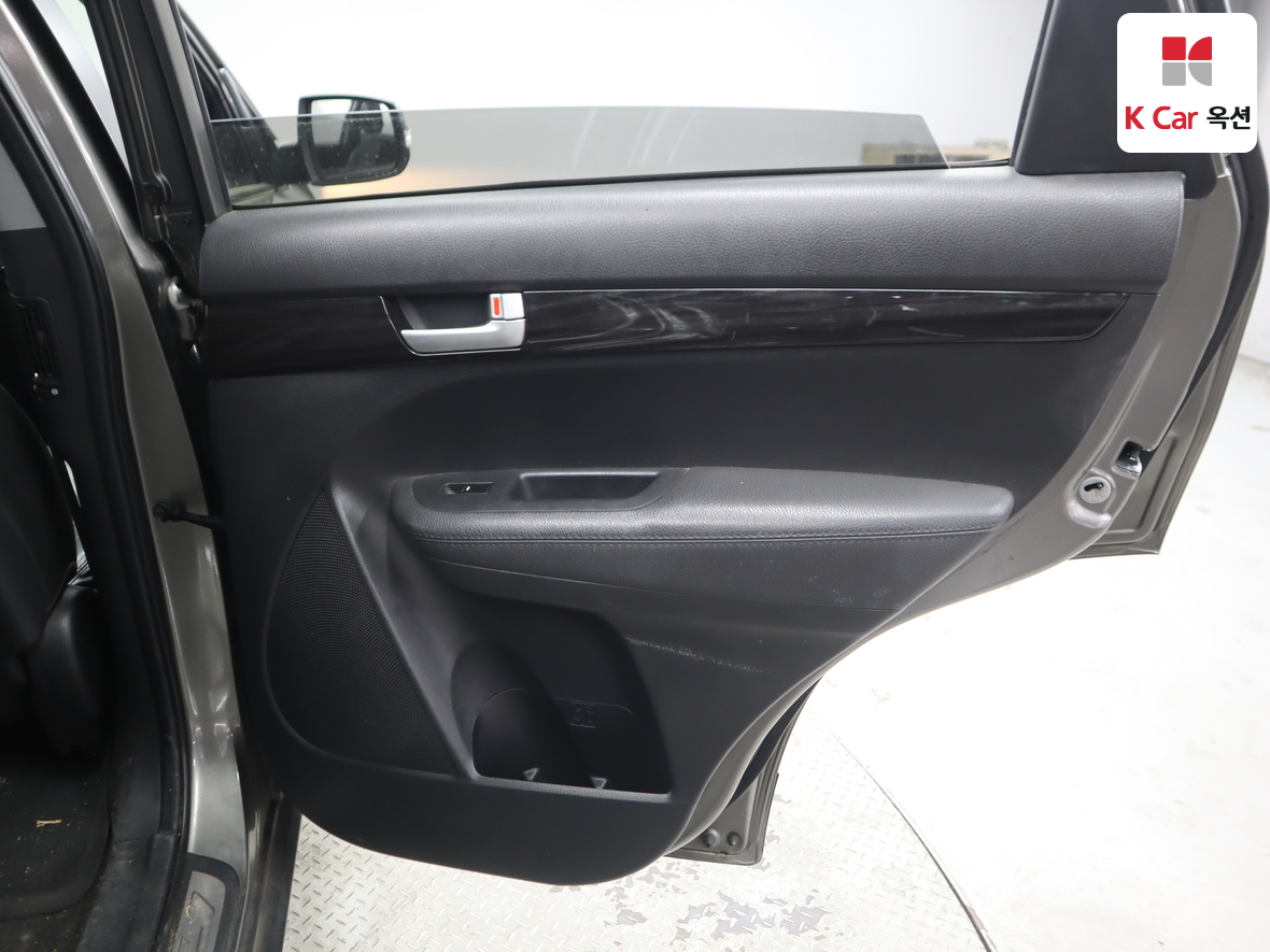 كيا سورينتو 2011 - صورة 32