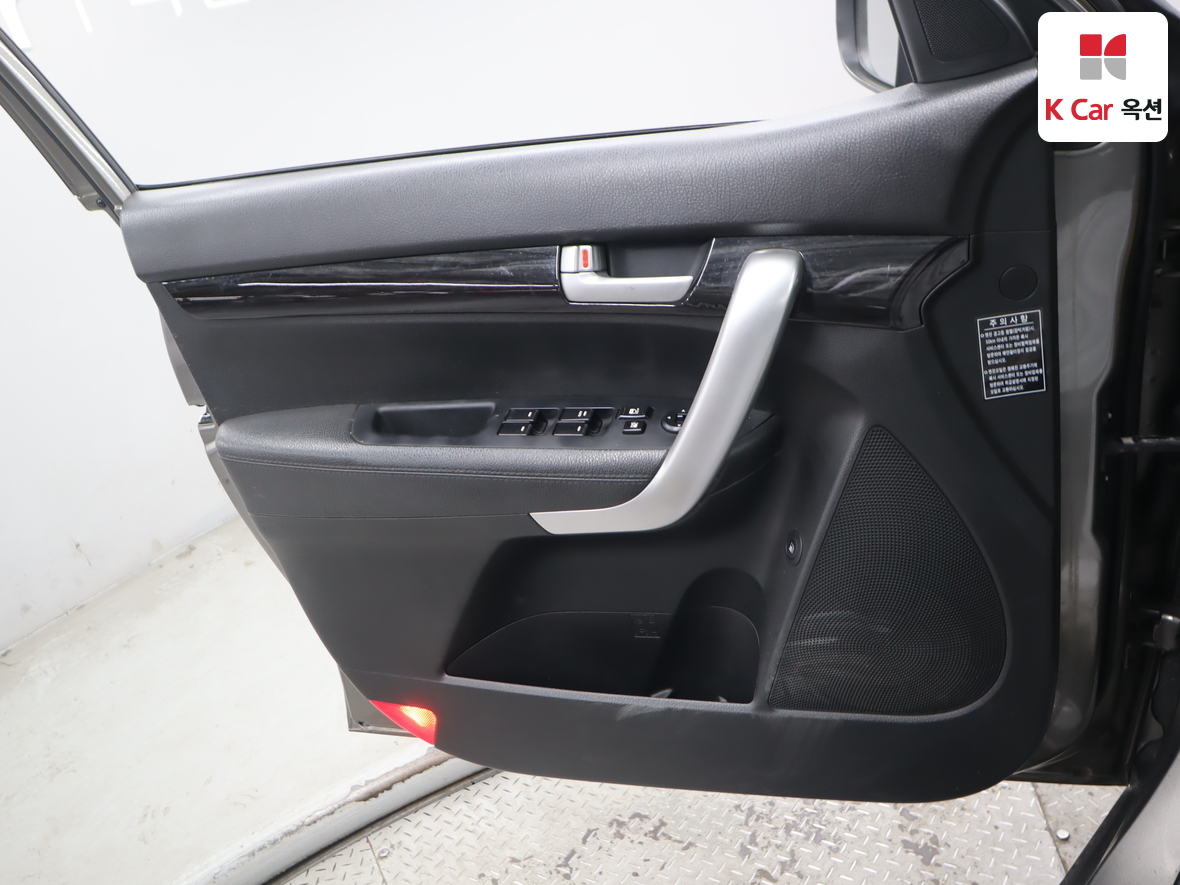 كيا سورينتو 2011 - صورة 8