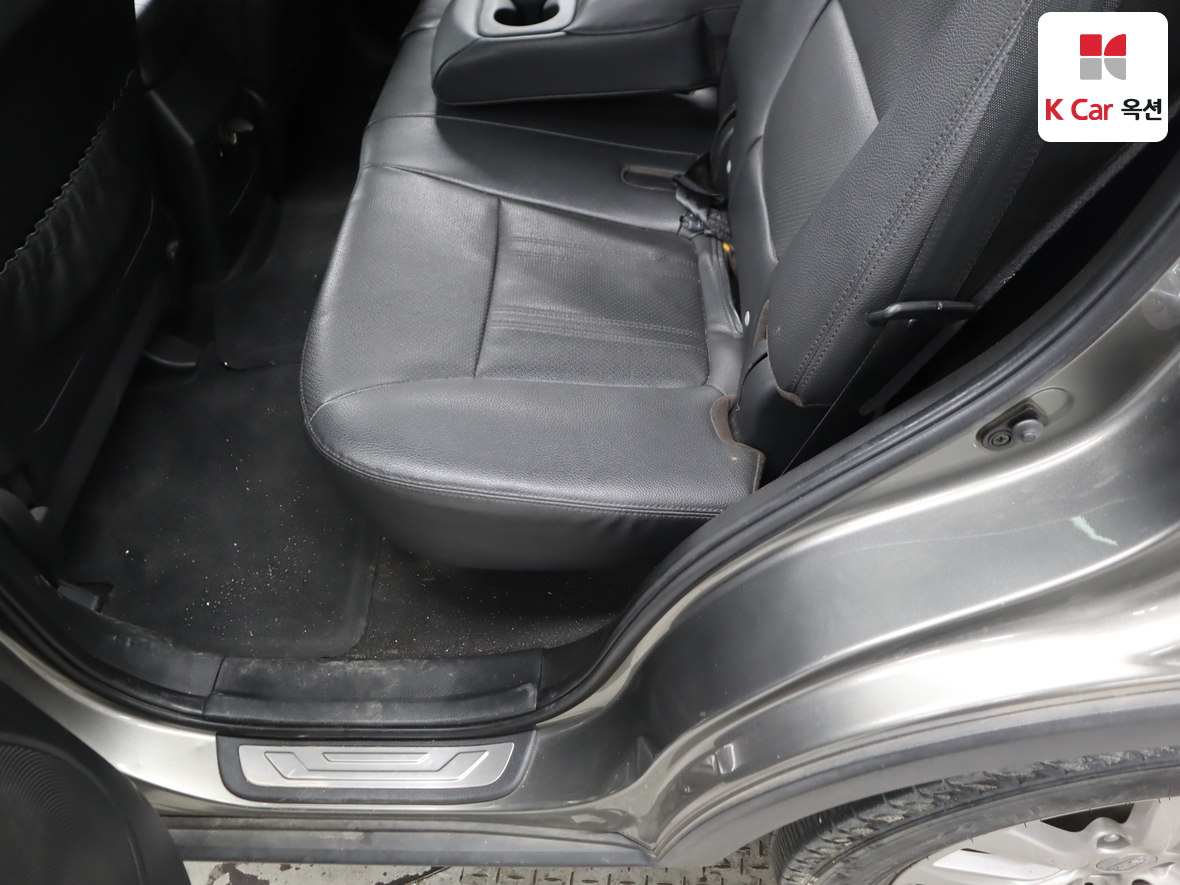 كيا سورينتو 2011 - صورة 27