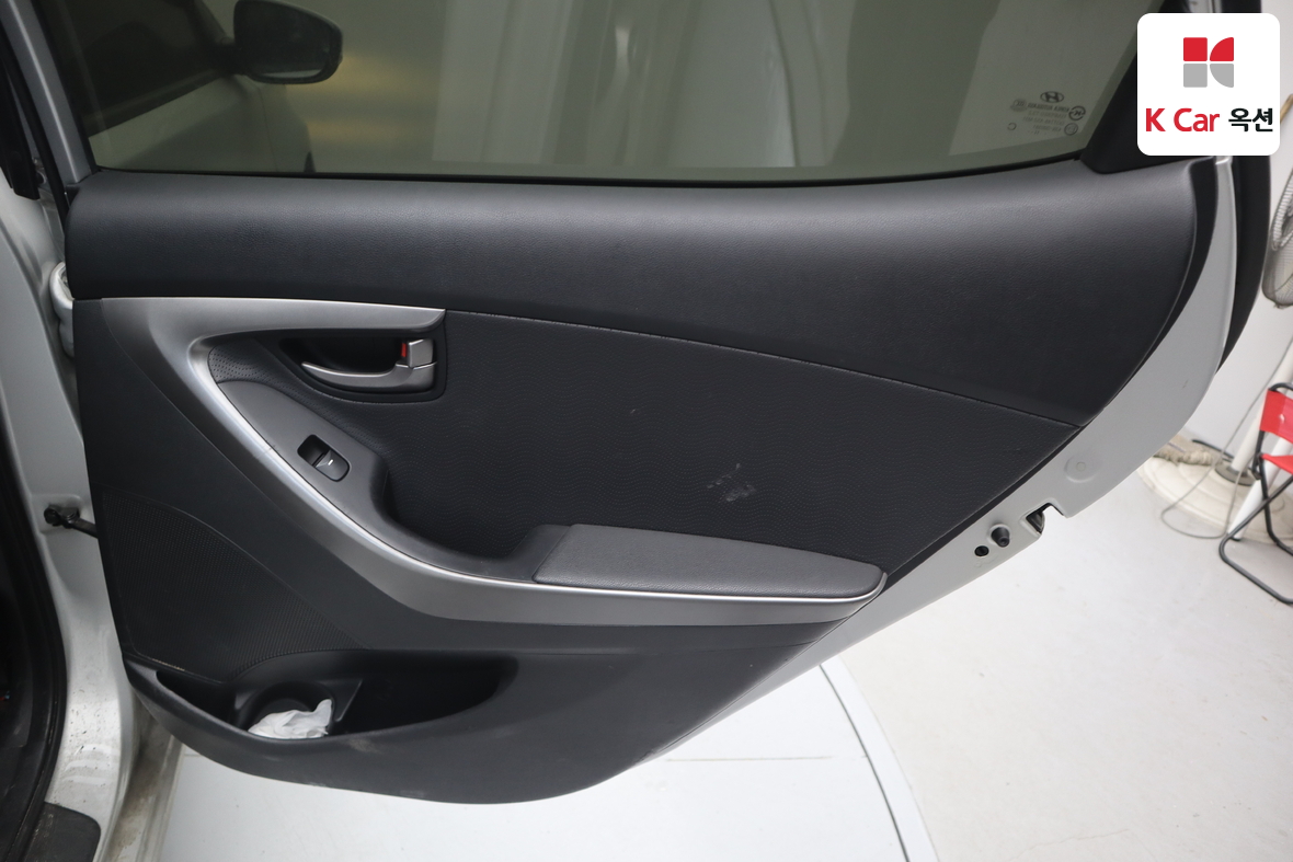 Hyundai Elantra 2012 - Image 24