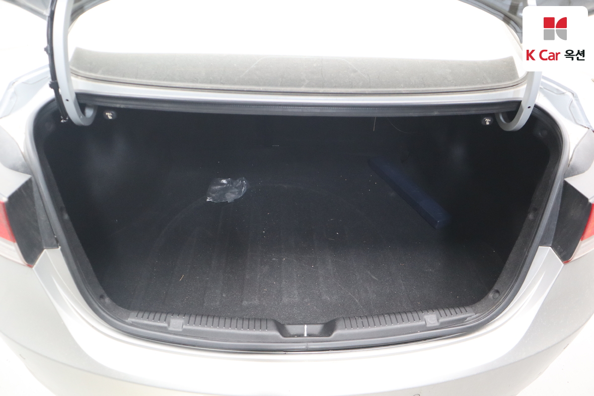 Hyundai Elantra 2012 - Image 23