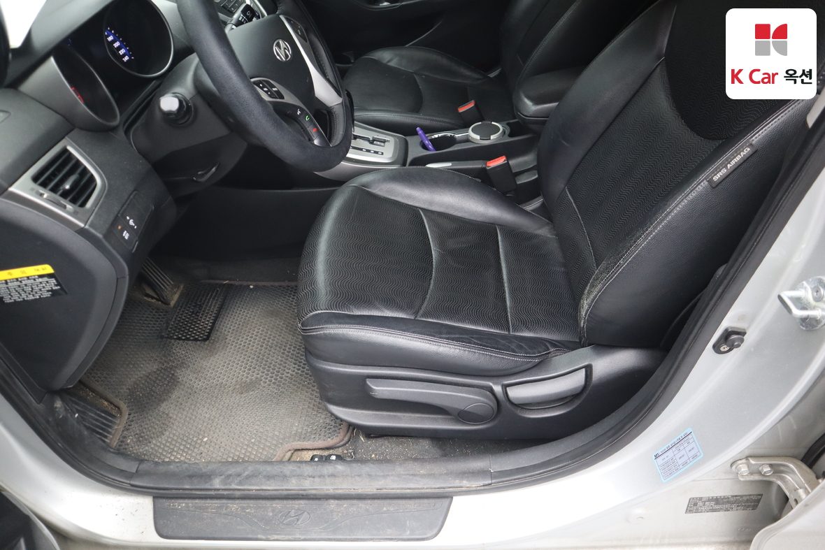 Hyundai Elantra 2012 - Image 18