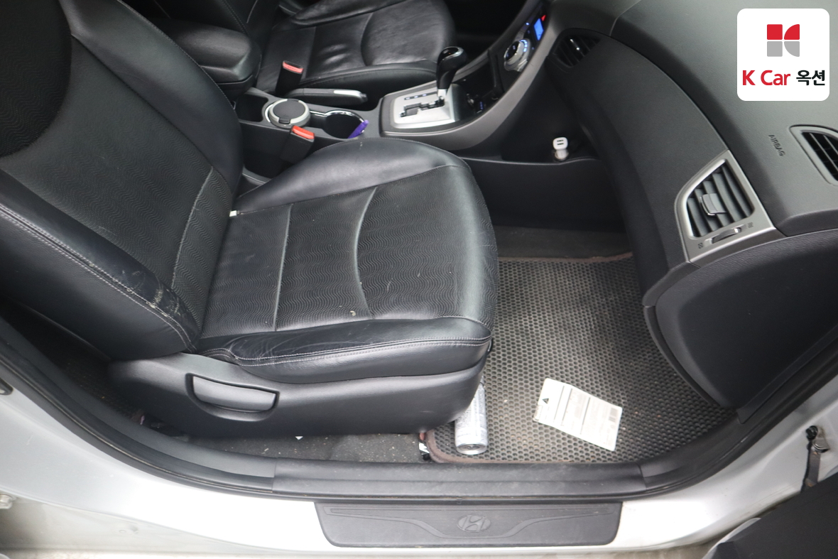 Hyundai Elantra 2012 - Image 27