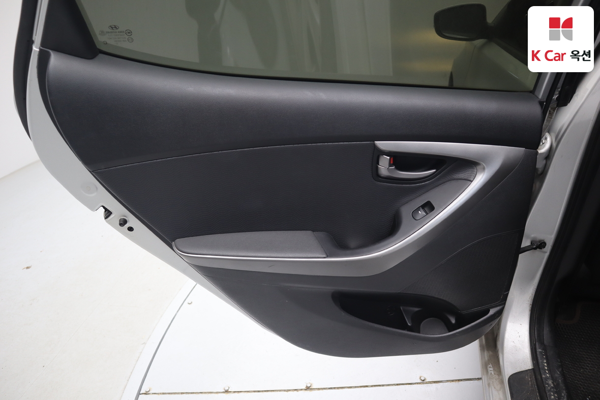 Hyundai Elantra 2012 - Image 20