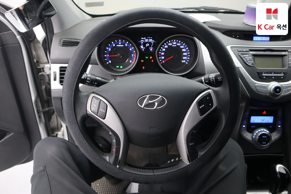 Hyundai Elantra 2012 - Image 10