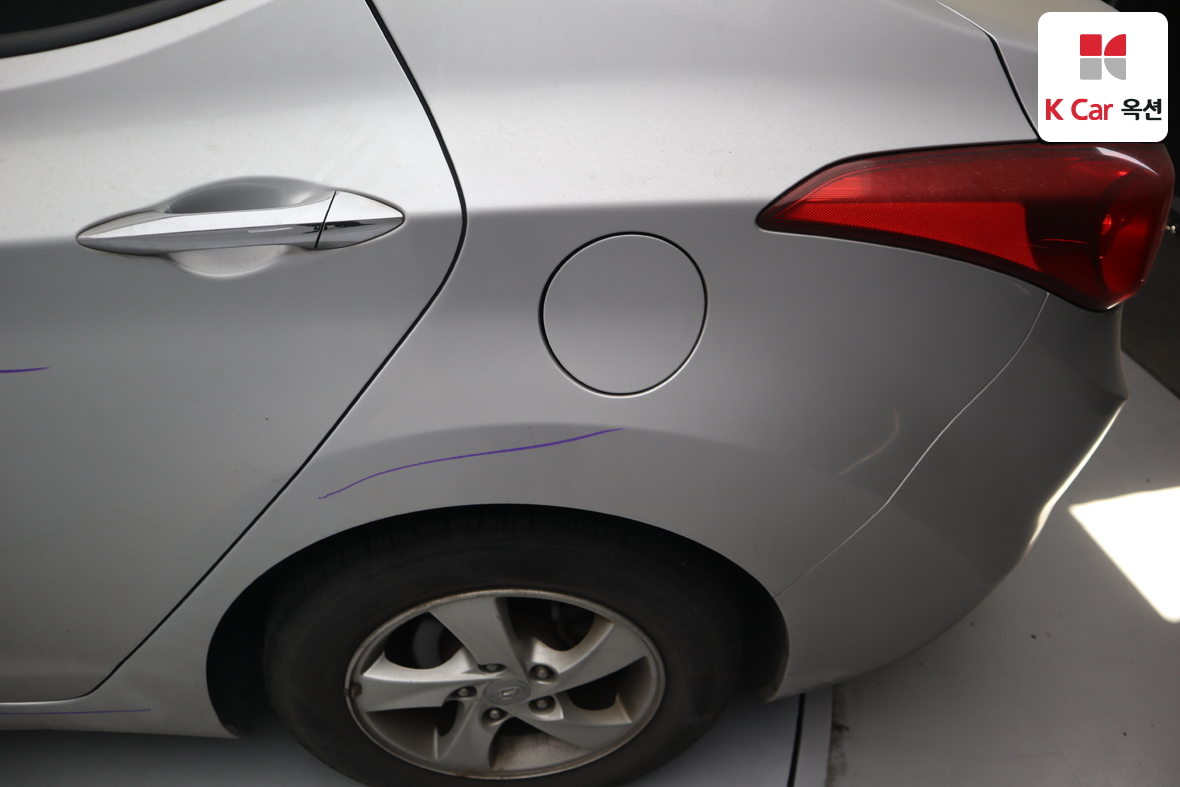 Hyundai Elantra 2012 - Image 40