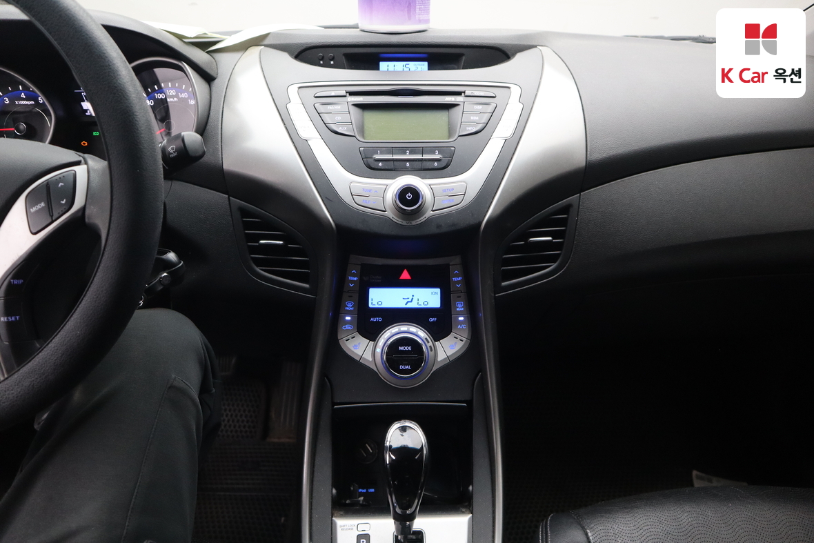 Hyundai Elantra 2012 - Image 6