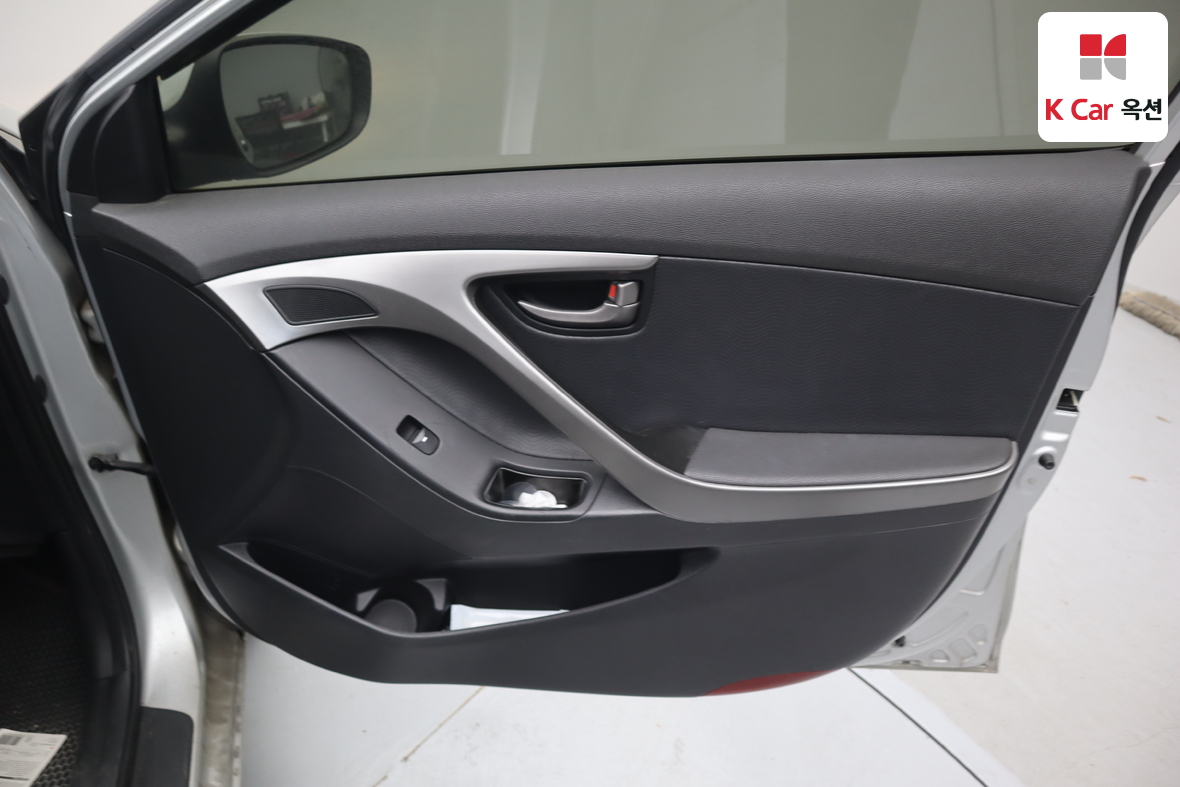 Hyundai Elantra 2012 - Image 26