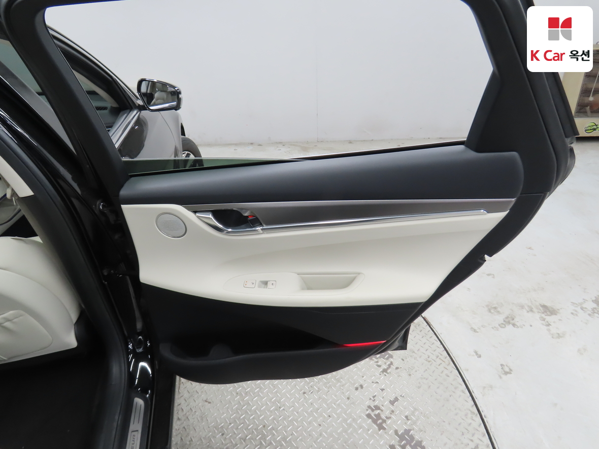Hyundai Grandeur - 28