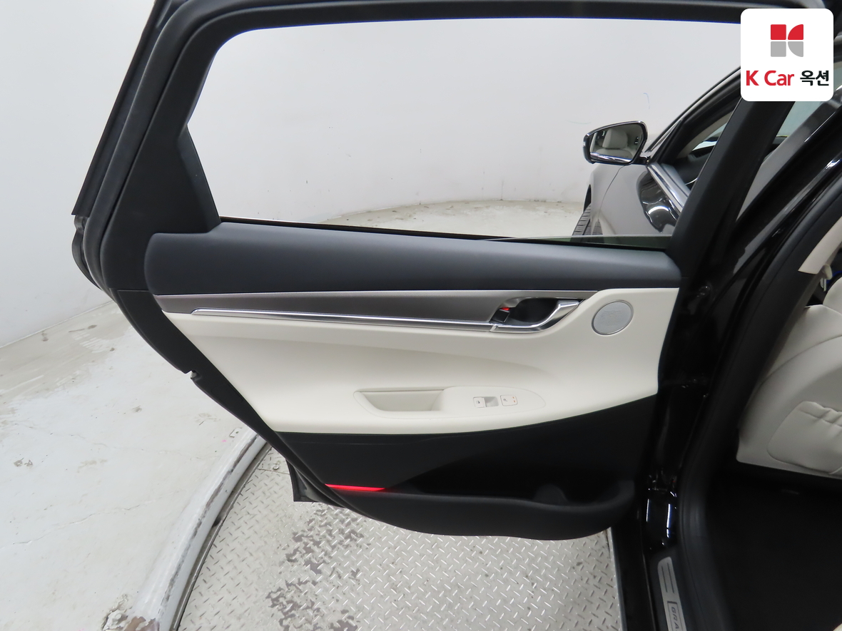 Hyundai Grandeur - 23