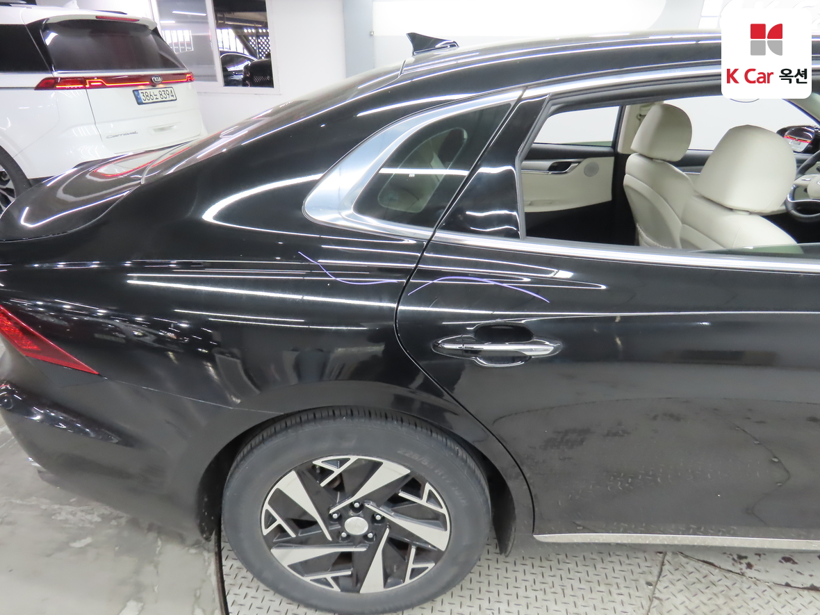 Hyundai Grandeur - 39