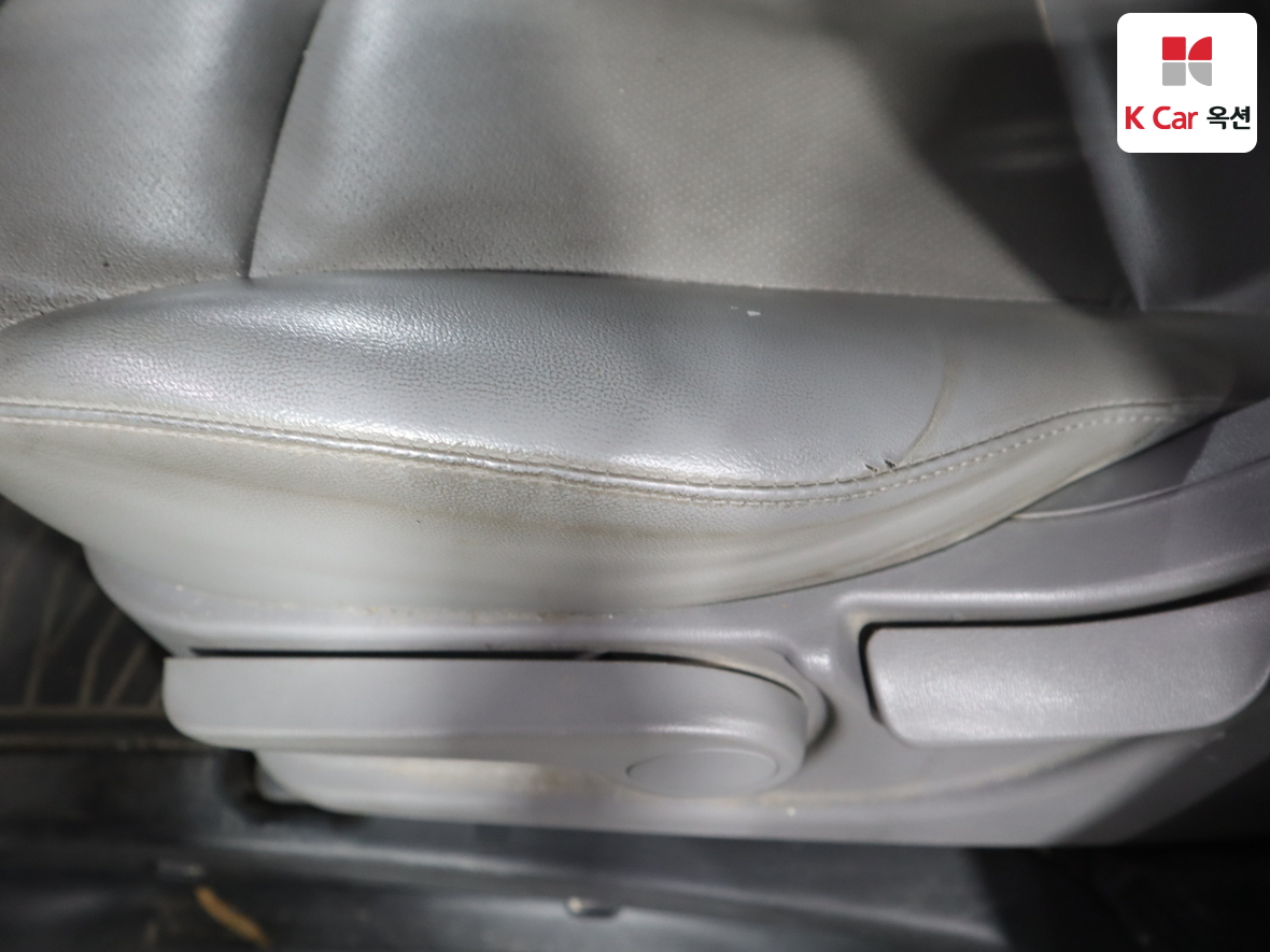 Hyundai Grand Starex 2020 - Image 19