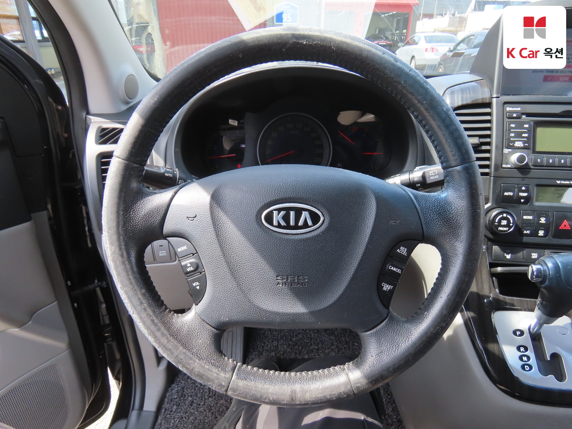 Kia Carnival 2011 - Image 10