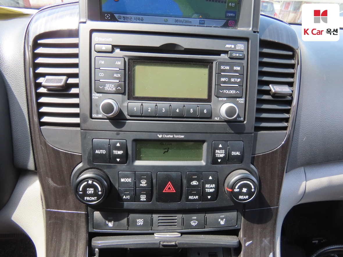 Kia Carnival 2011 - Image 15