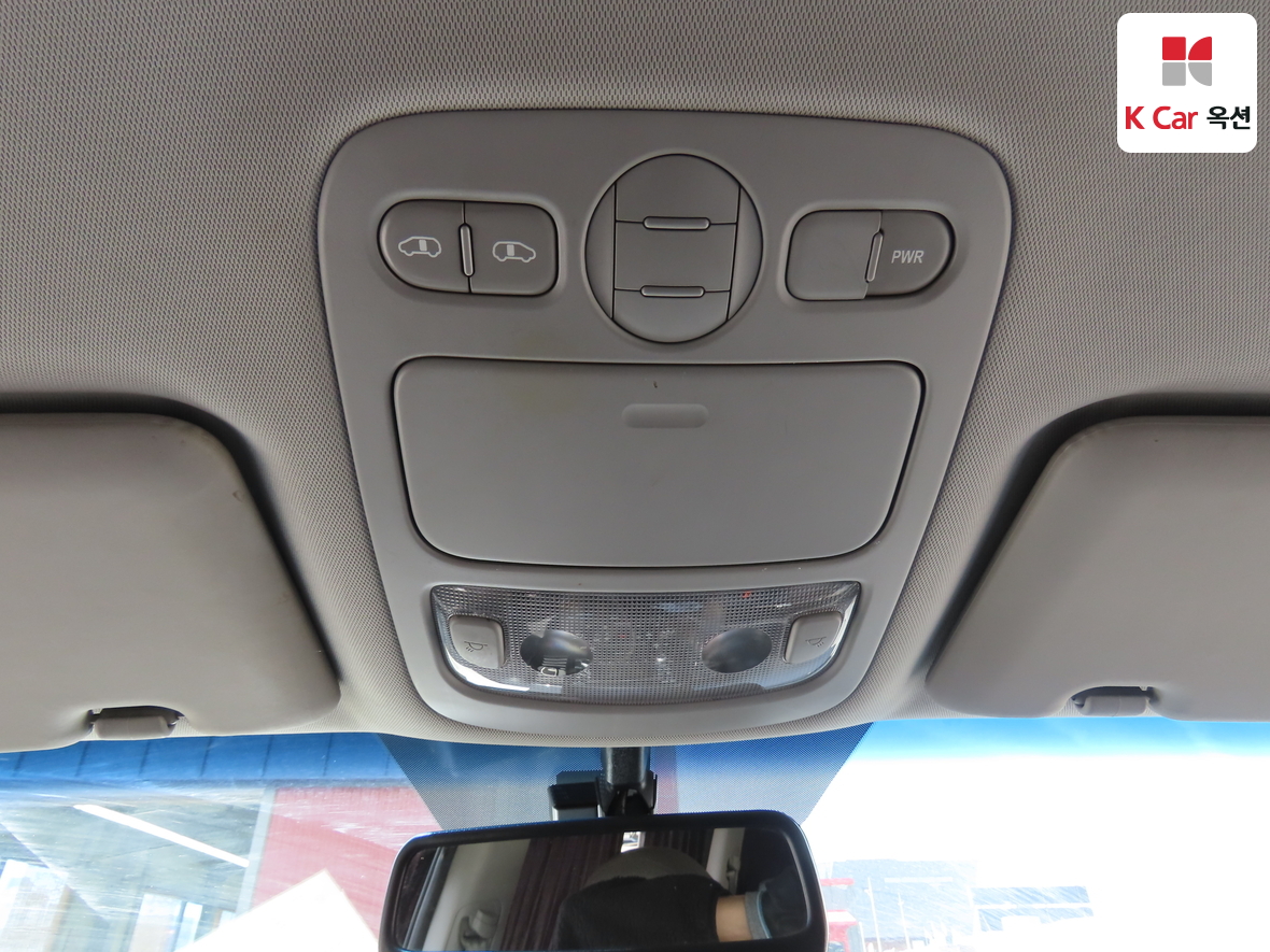 Kia Carnival 2011 - Image 12