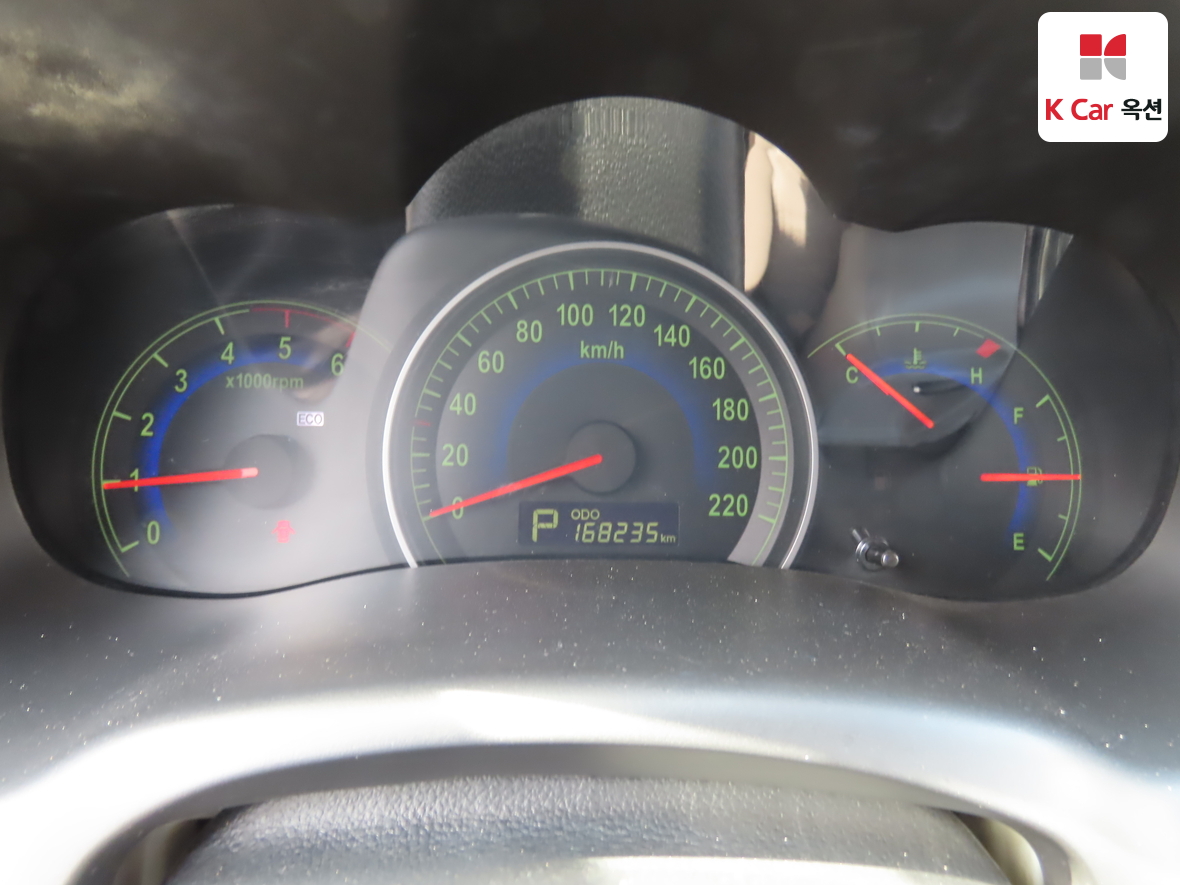 Kia Carnival 2011 - Image 5