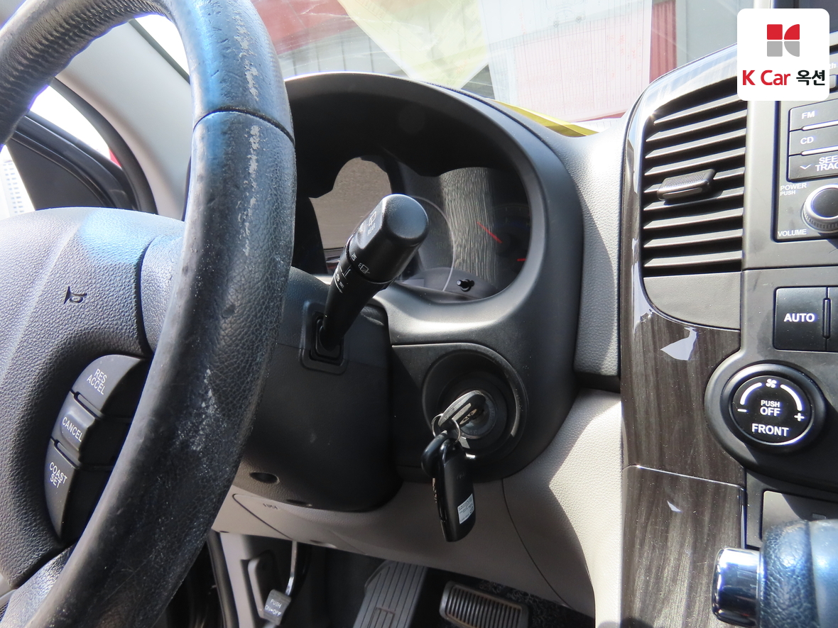 Kia Carnival 2011 - Image 11