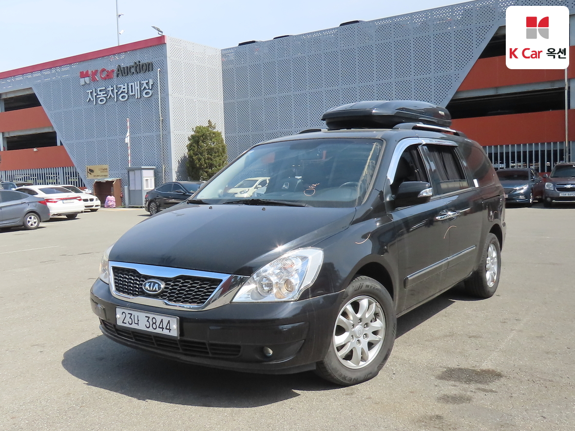 Kia Carnival 2011 - Image 1