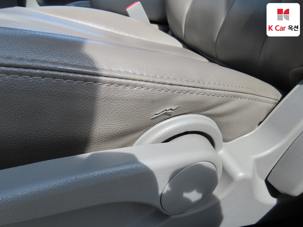 Kia Carnival 2011 - Image 18