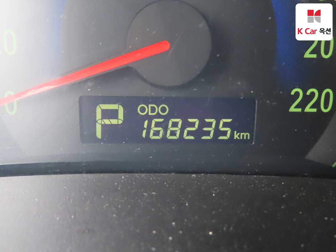 Kia Carnival 2011 - Image 4