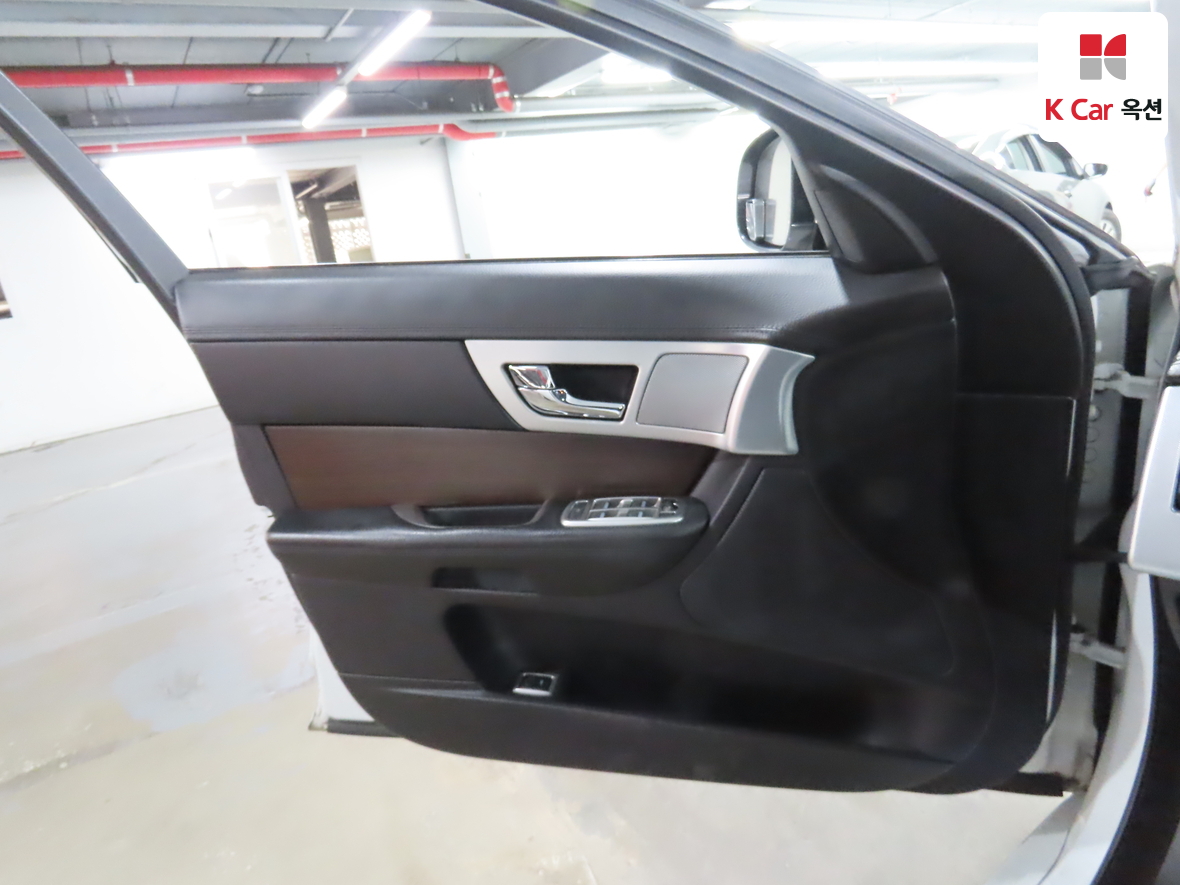 Jaguar Jaguar 2014 - Image 8