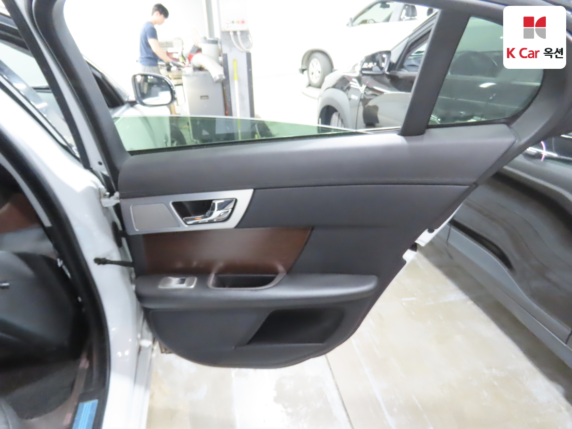 Jaguar Jaguar 2014 - Image 29