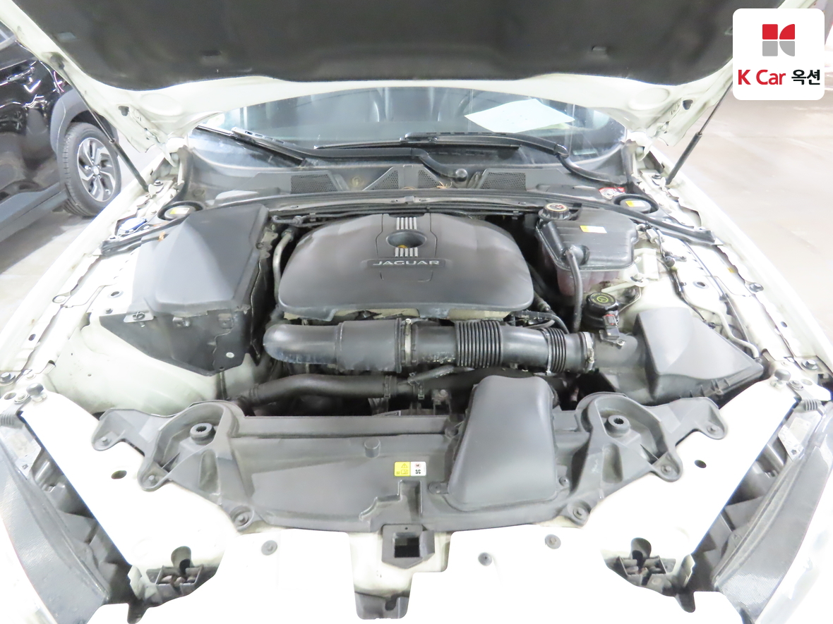 Jaguar Jaguar 2014 - Image 35