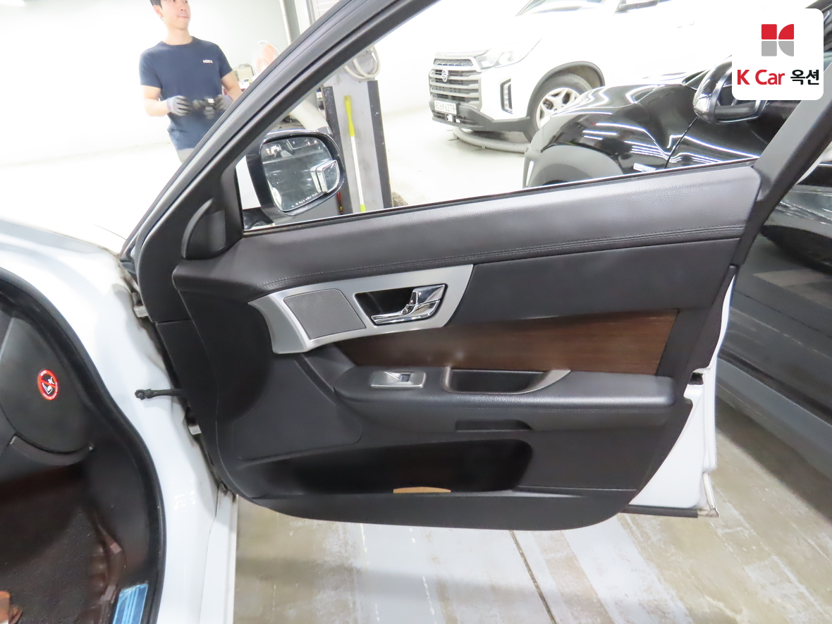 Jaguar Jaguar 2014 - Image 31